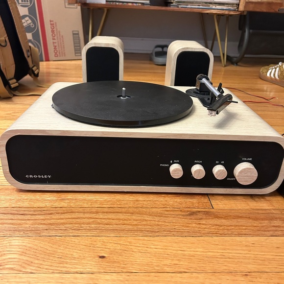 Crosley Black and Tan Turntable Set - Picture 1 of 5